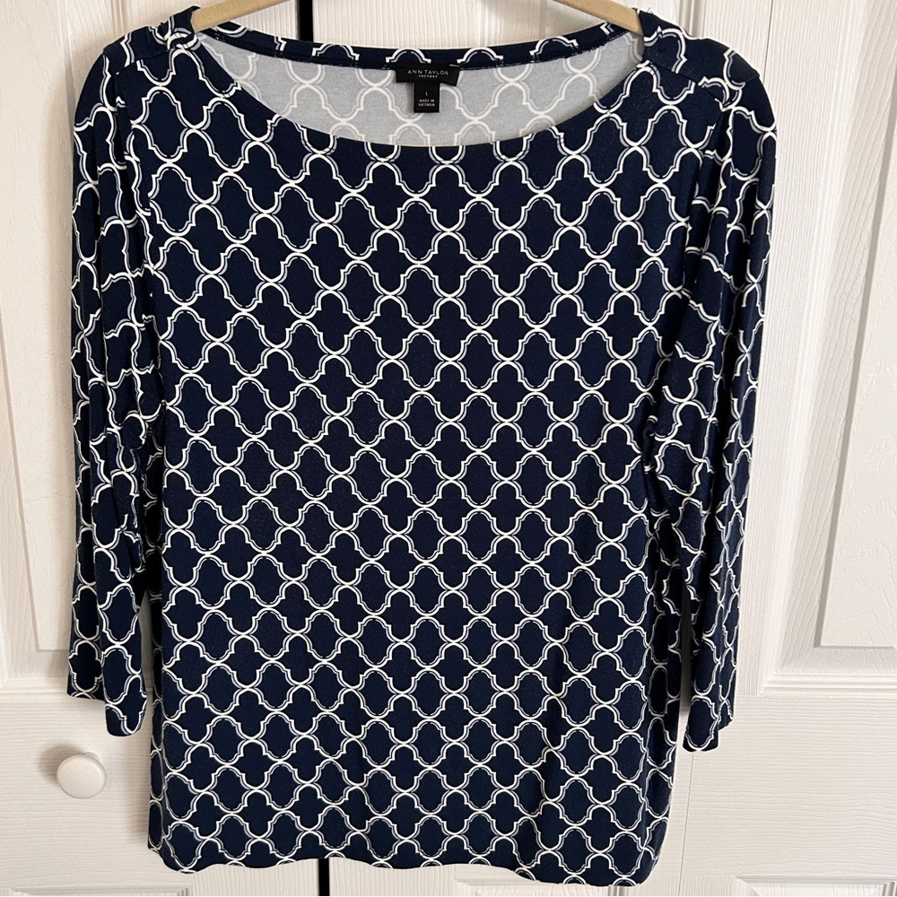 Ann Taylor factory navy and white stretch 3/4 sleeves boatneck shirt  women’s L